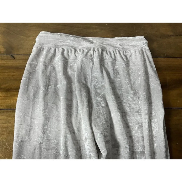 Lululemon Ready To Crush Crushed Velvet Velour Joggers Size 6 Chrome - Picture 8 of 11
